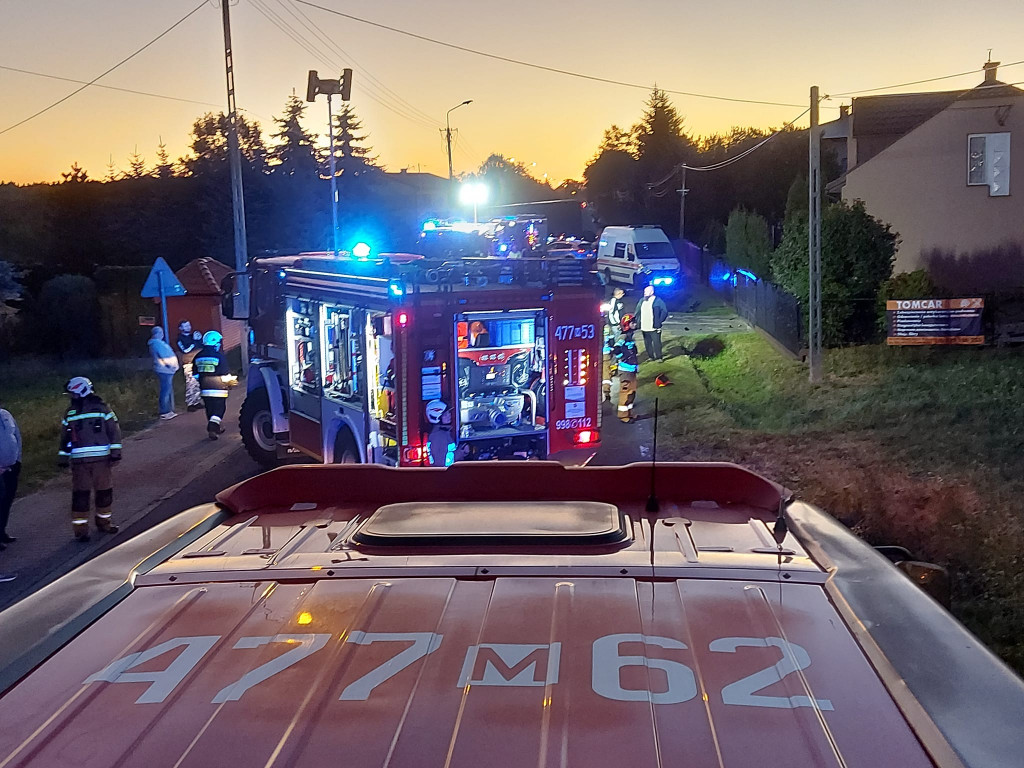 Olszewnica Nowa: Po zderzeniu z auta wypadł silnik