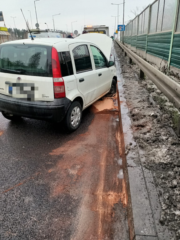 Zderzenie fiata i forda na DK61 w Legionowie