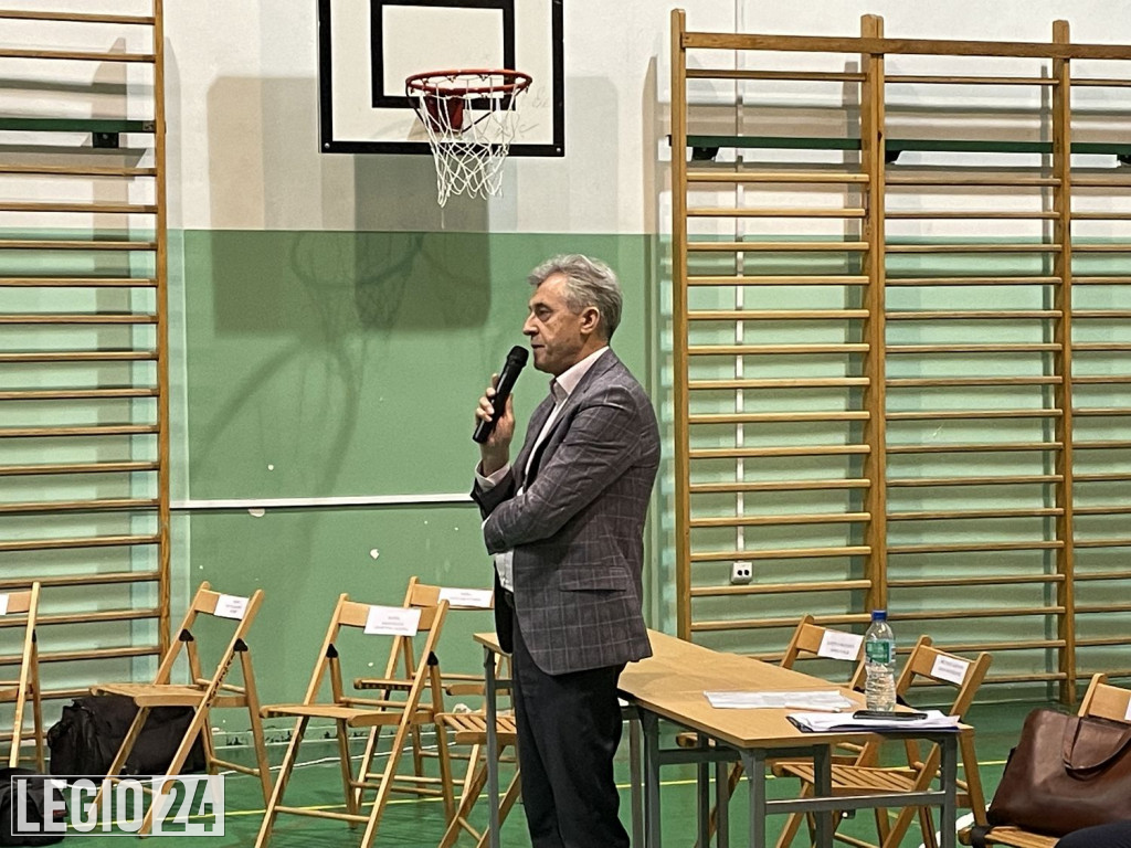 Tłumy na spotkaniu ws stacji przeładunkowej śmieci