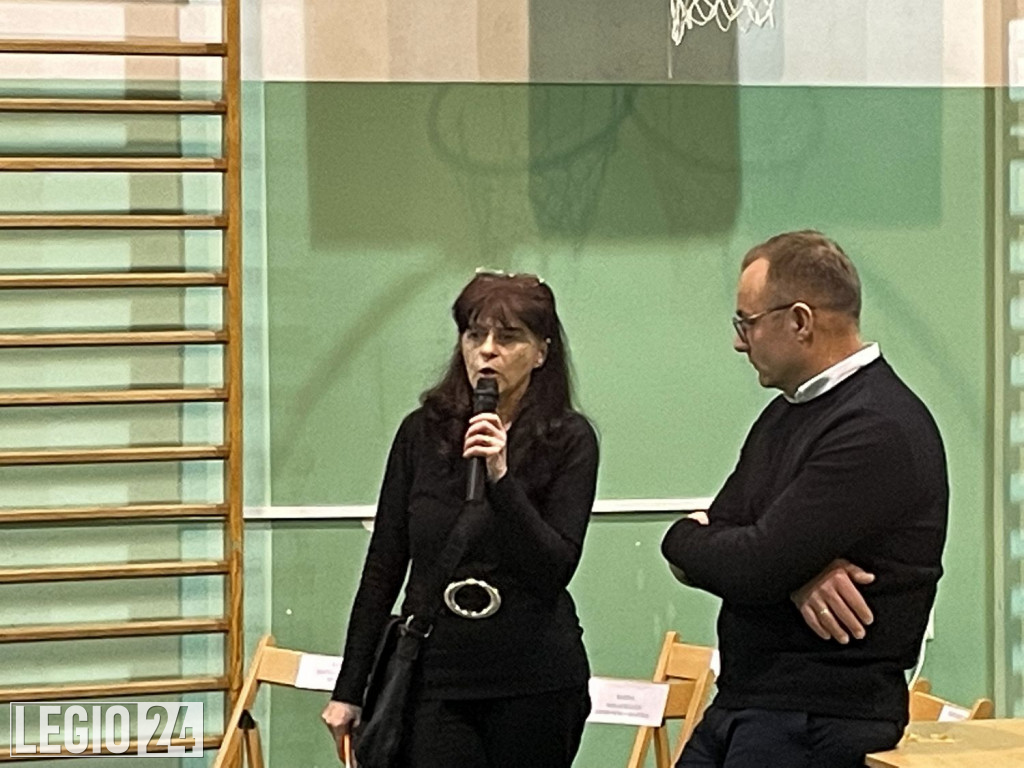 Tłumy na spotkaniu ws stacji przeładunkowej śmieci