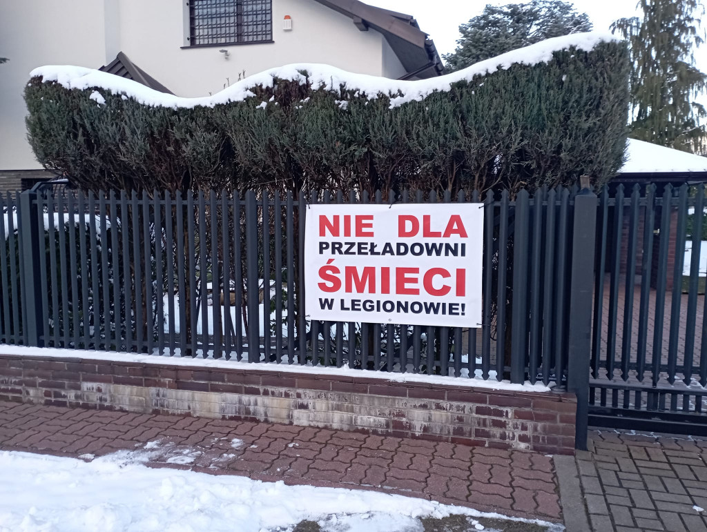 Śmieci przy Sikorskiego. Tak protestują mieszkańcy