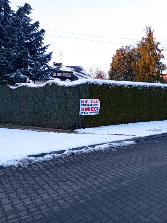 Śmieci przy Sikorskiego. Tak protestują mieszkańcy