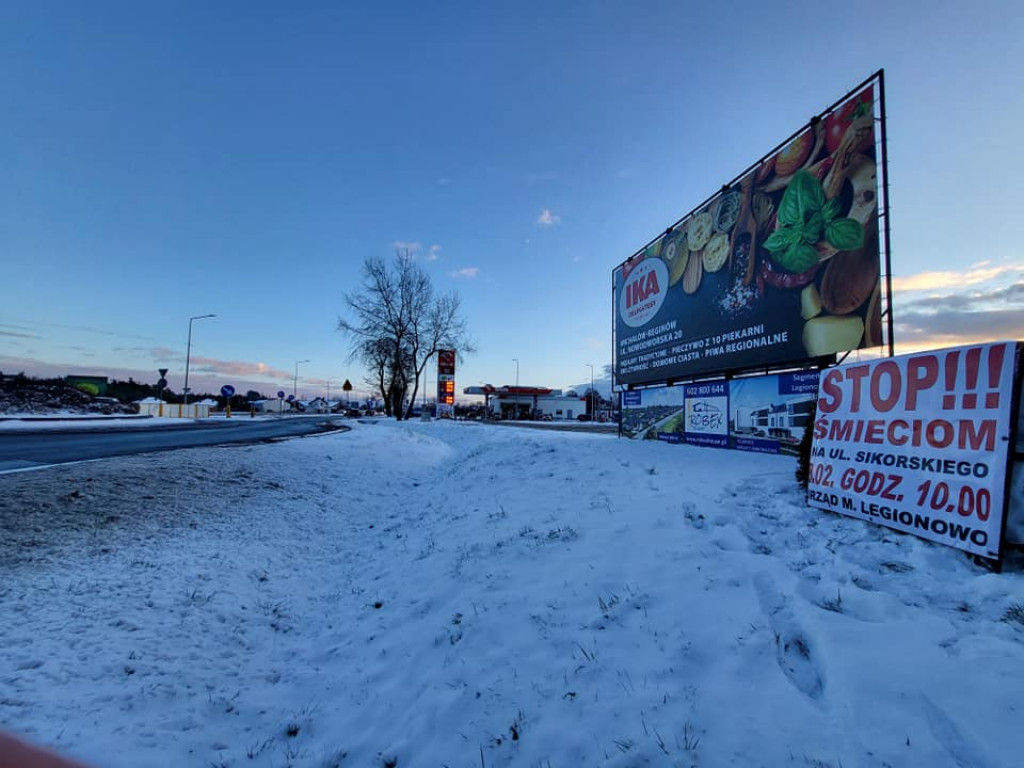 Śmieci przy Sikorskiego. Tak protestują mieszkańcy