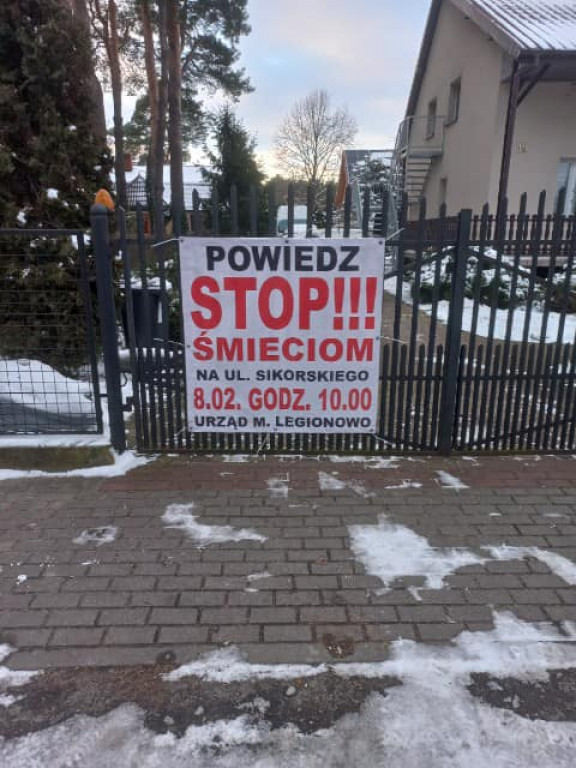 Śmieci przy Sikorskiego. Tak protestują mieszkańcy