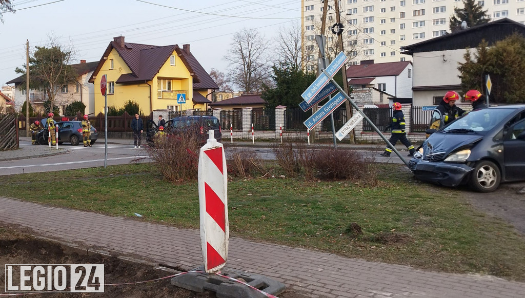 Zderzenie na skrzyżowaniu Krasińskiego i Sowińs...