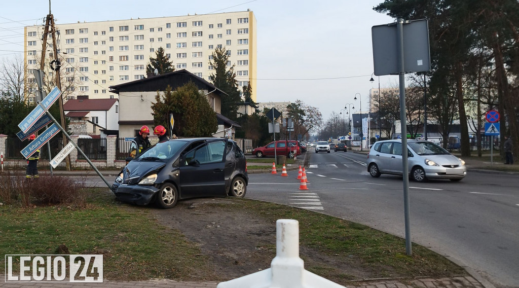 Zderzenie na skrzyżowaniu Krasińskiego i Sowińs...