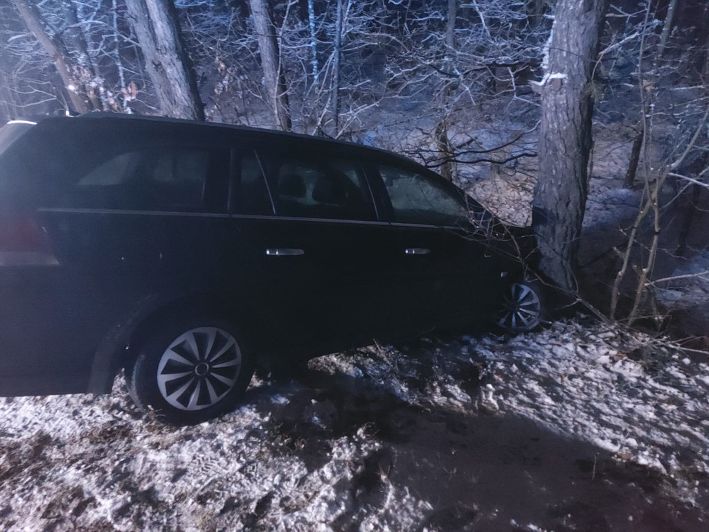 Trzy auta zderzyły się na DW632 w Komornicy