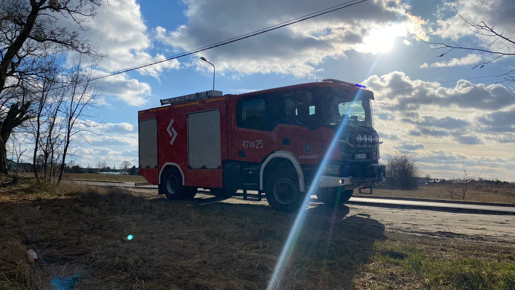 Wiosna coraz bliżej, znów płoną trawy