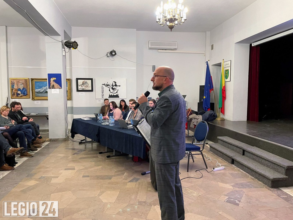 Nowe tory przez powiat. Konsultacje w Jabłonnie