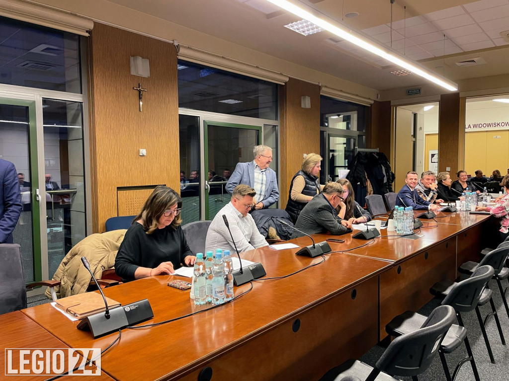 Wspólna deklaracja samorządowców przeciw kolei