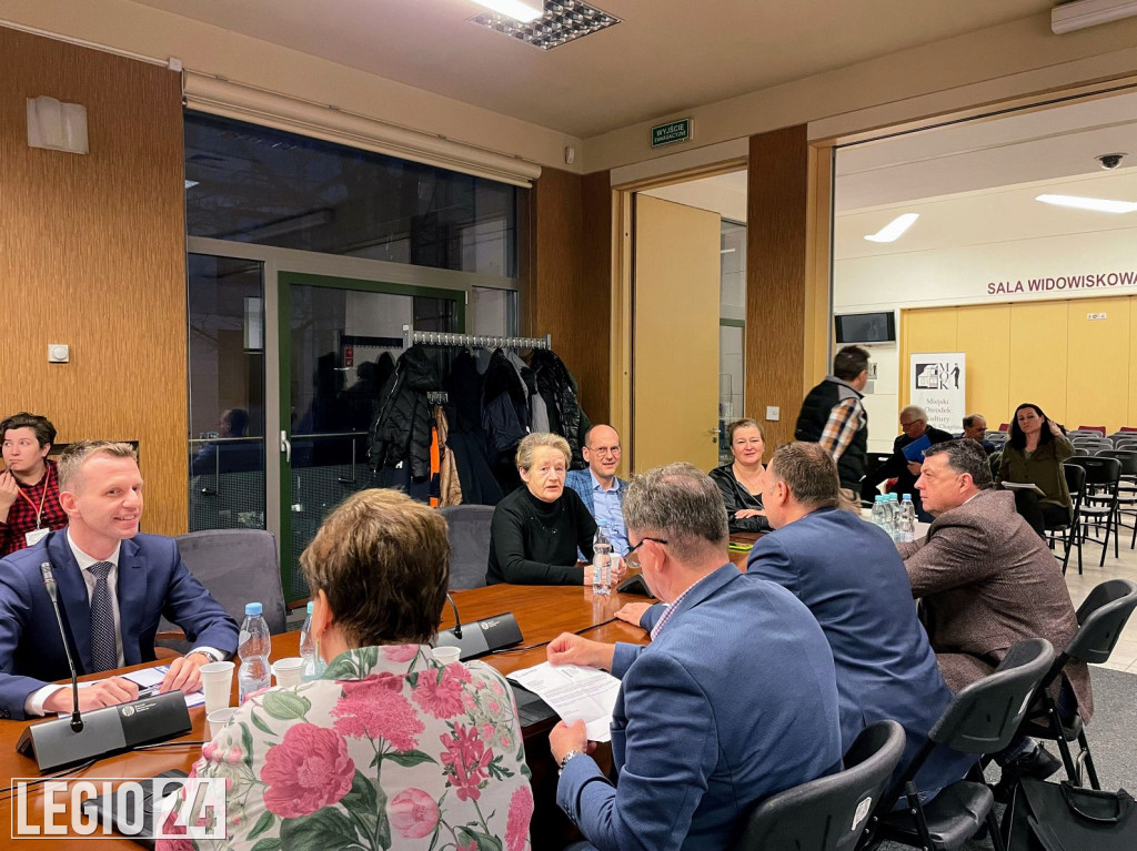 Wspólna deklaracja samorządowców przeciw kolei
