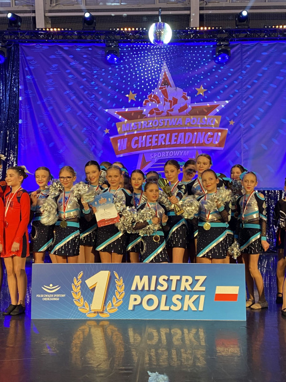 Pięć medali dla legionowskich cheerleaderek!