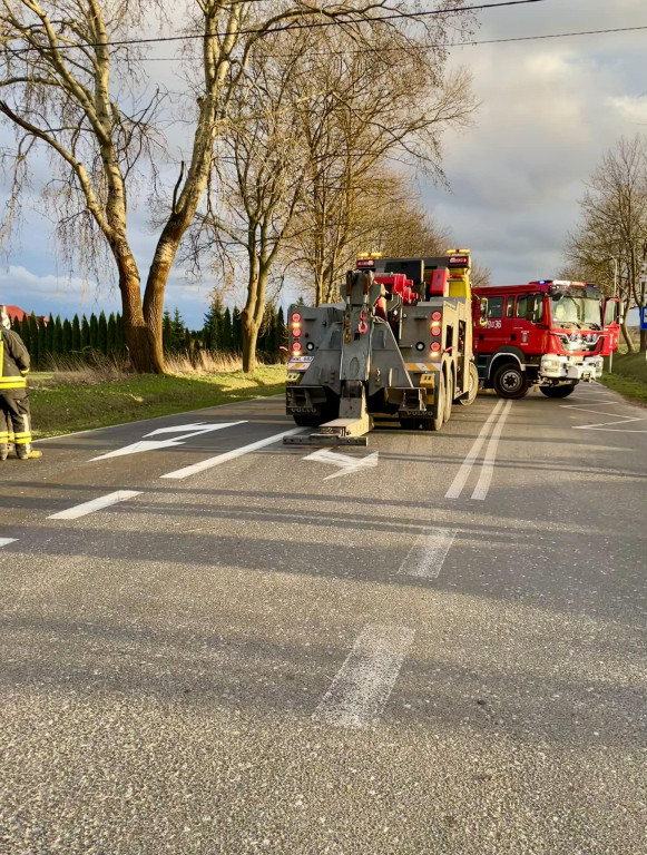 Wypadek szkolnego autobusu w Wierzbicy, gm. Serock