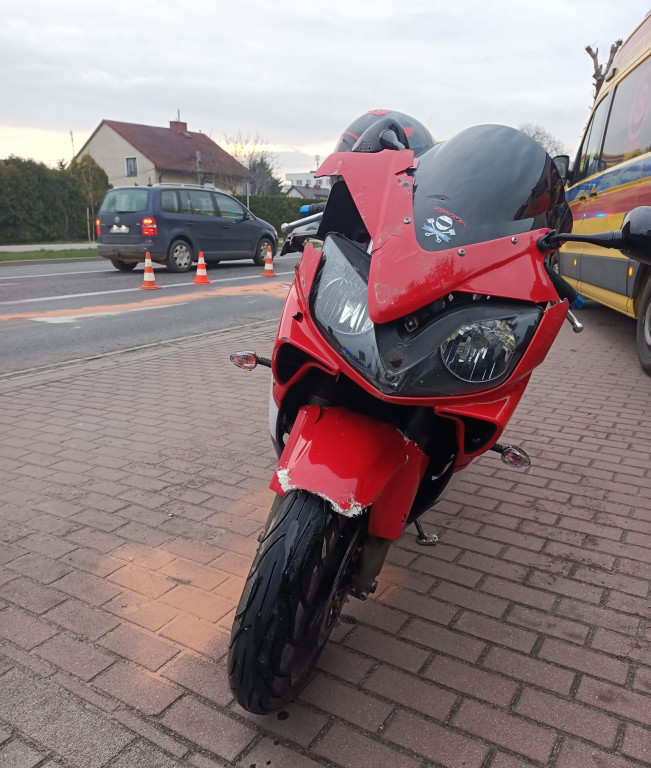 19-letni motocyklista doprowadził do kolizji