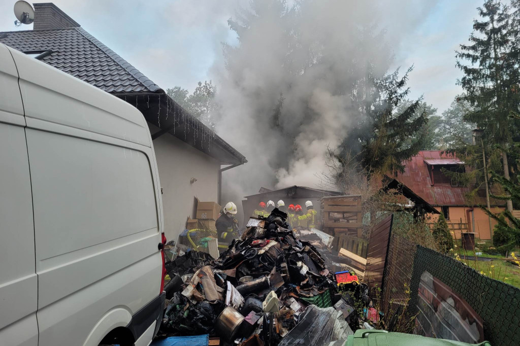 Pożar blaszanego garażu w Skrzeszewie