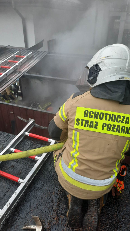 Pożar blaszanego garażu w Skrzeszewie