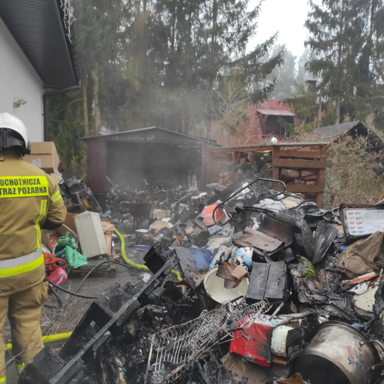Pożar blaszanego garażu w Skrzeszewie