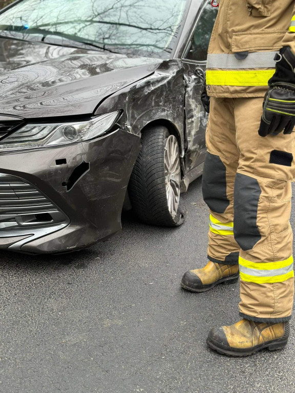 Groźna kolizja na DW631 za Wólką Radzymińską