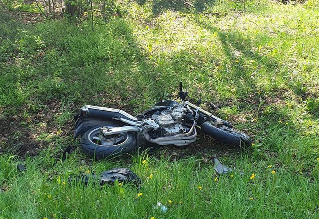 Zderzenie osobówki z motocyklem w Nieporęcie