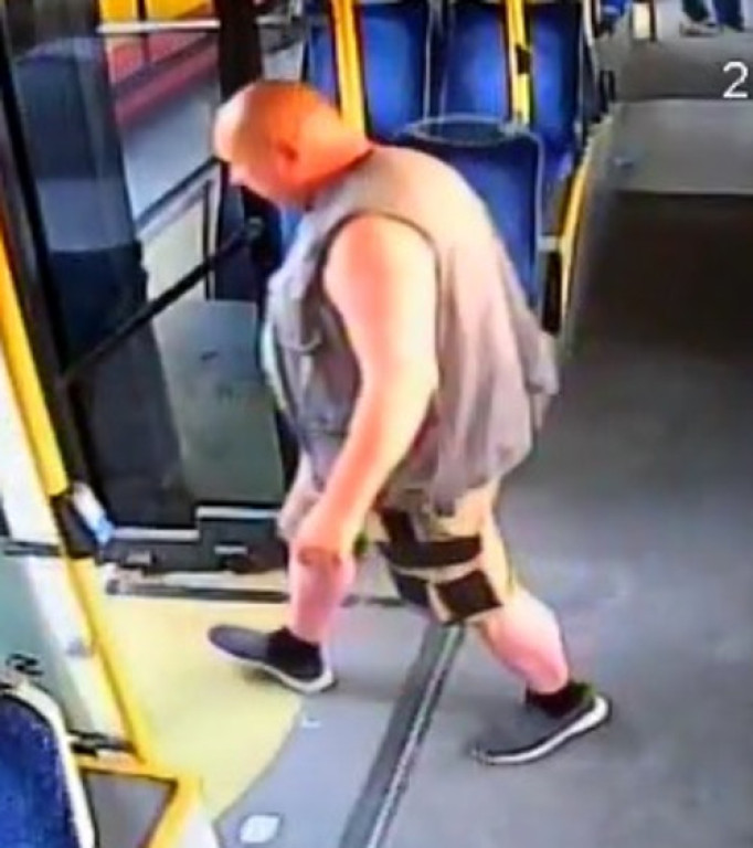 Policja szuka agresywnego pasażera autobusu ZTM