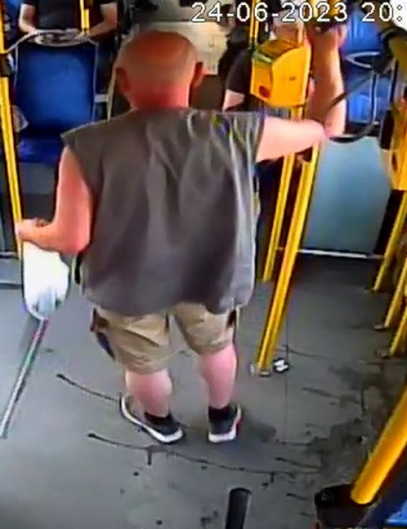 Policja szuka agresywnego pasażera autobusu ZTM