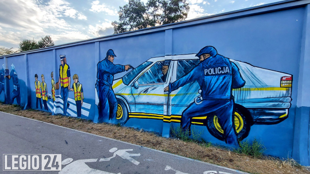 Mural przy CSP w Legionowie prawie gotowy