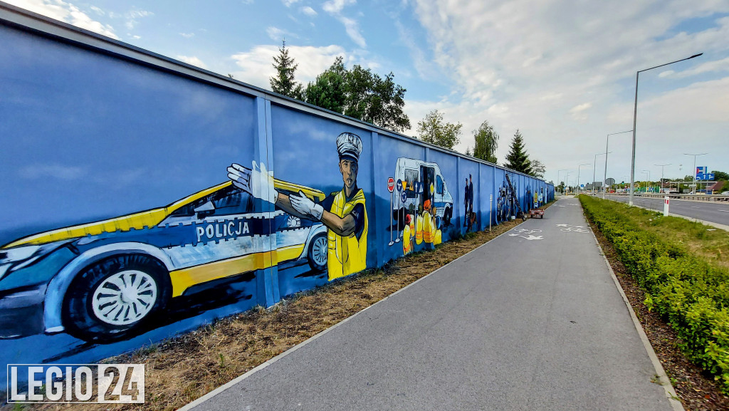 Mural przy CSP w Legionowie prawie gotowy