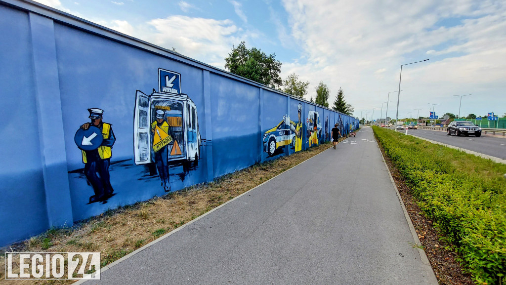 Mural przy CSP w Legionowie prawie gotowy