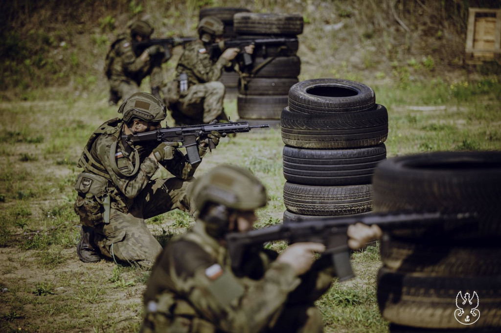 Terytorialsi przeprawiali się przez Narew