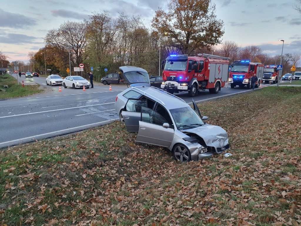 Wypadek w Bożej Woli. Cztery osoby w szpitalu