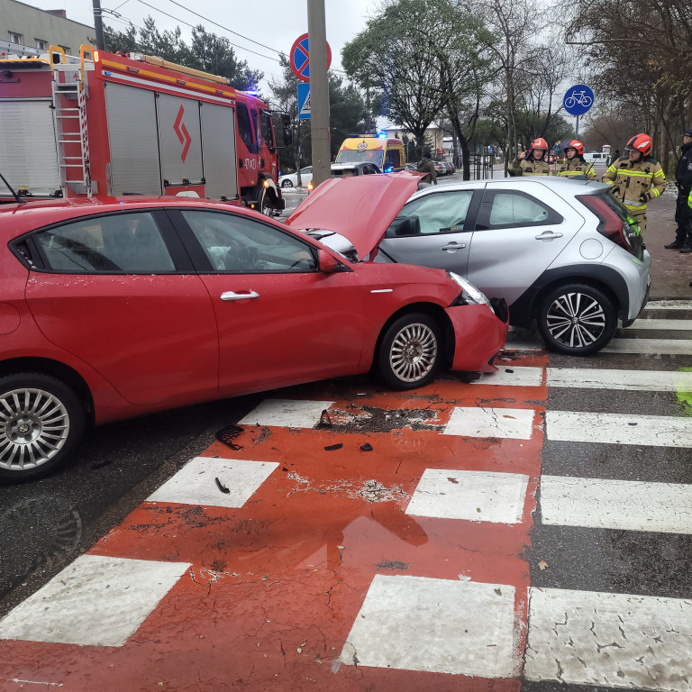 Kolizja pod Komendą Powiatową Policji w Legionowie