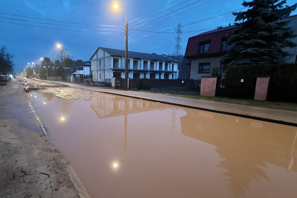 Remont Kwiatowej. Po opadach błoto i kałuże