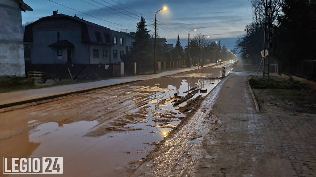 Remont Kwiatowej. Po opadach błoto i kałuże