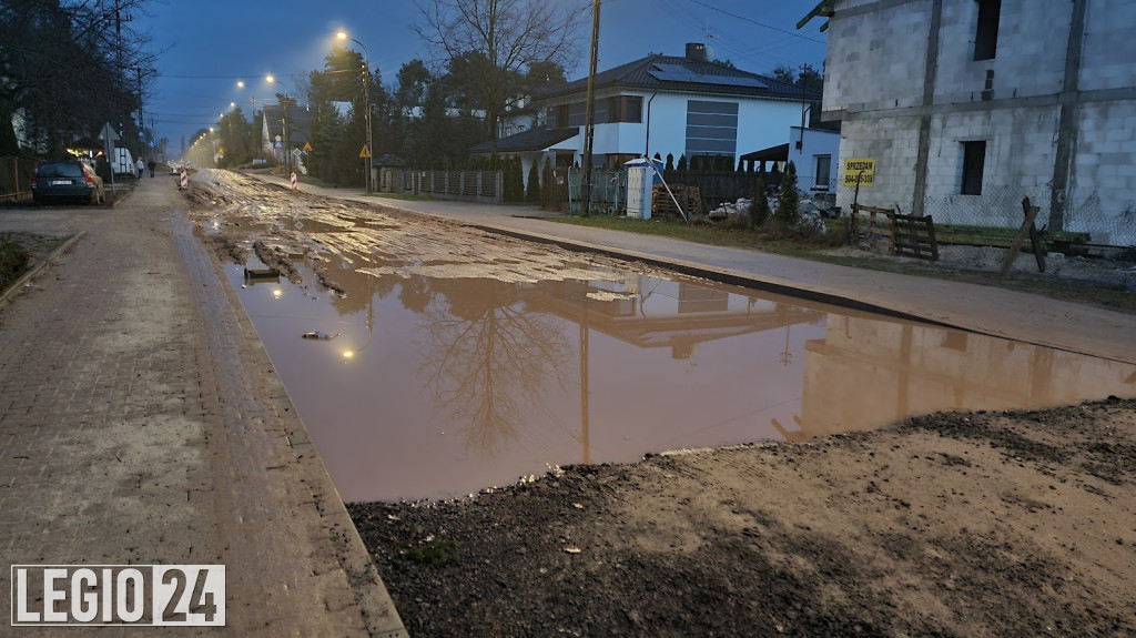 Remont Kwiatowej. Po opadach błoto i kałuże