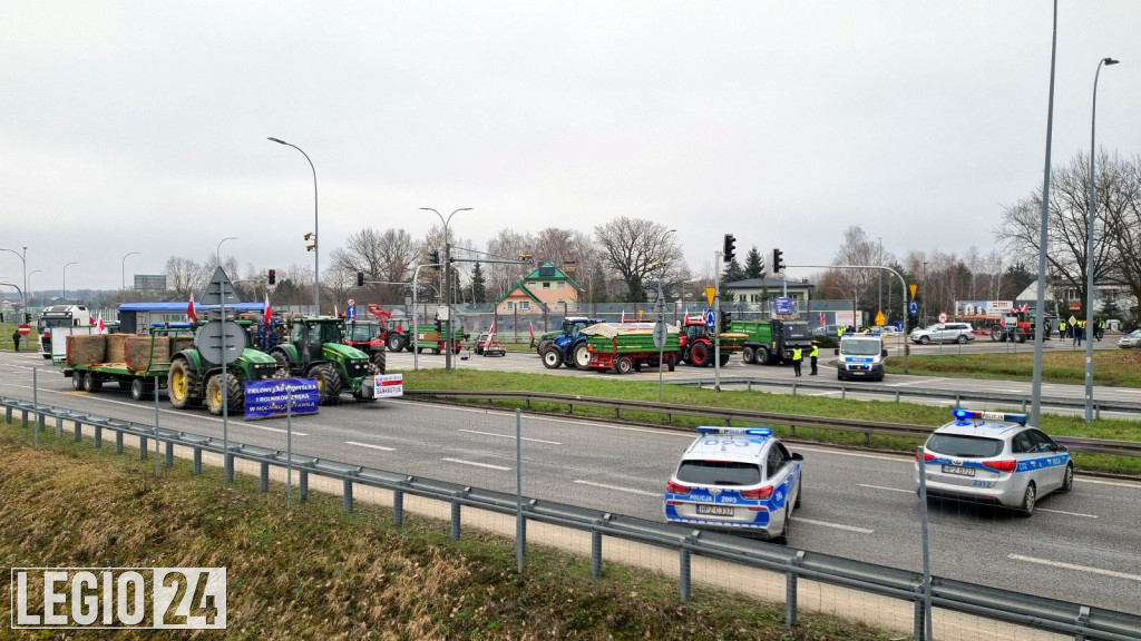 Rondo w Jabłonnie zablokowane przez rolników