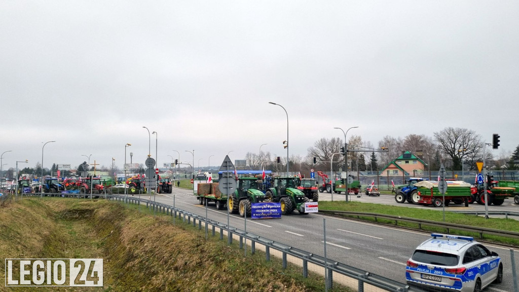 Rondo w Jabłonnie zablokowane przez rolników