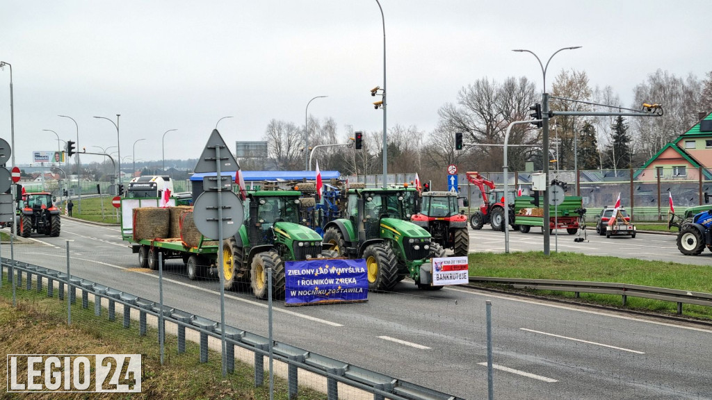 Rondo w Jabłonnie zablokowane przez rolników