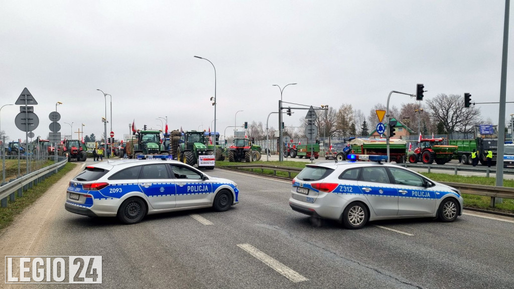 Rondo w Jabłonnie zablokowane przez rolników