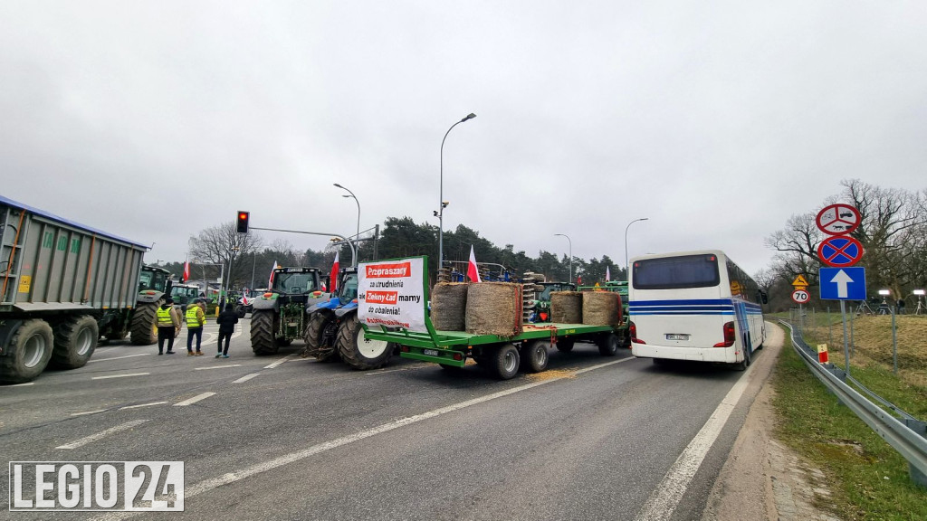 Rondo w Jabłonnie zablokowane przez rolników