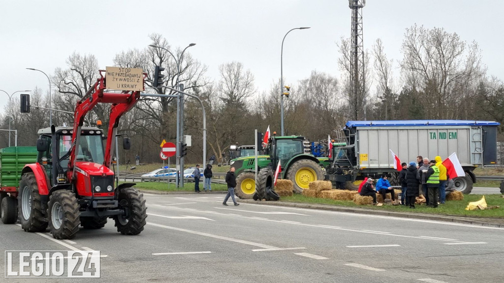 Rondo w Jabłonnie zablokowane przez rolników