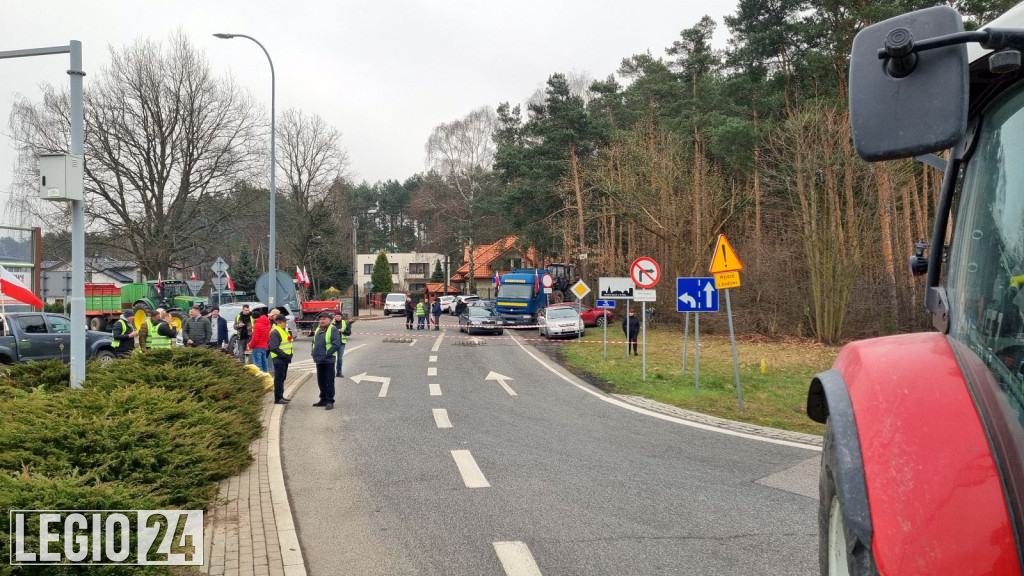 Rondo w Jabłonnie zablokowane przez rolników