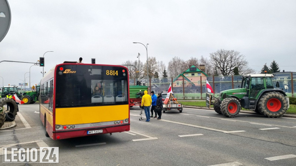 Rondo w Jabłonnie zablokowane przez rolników