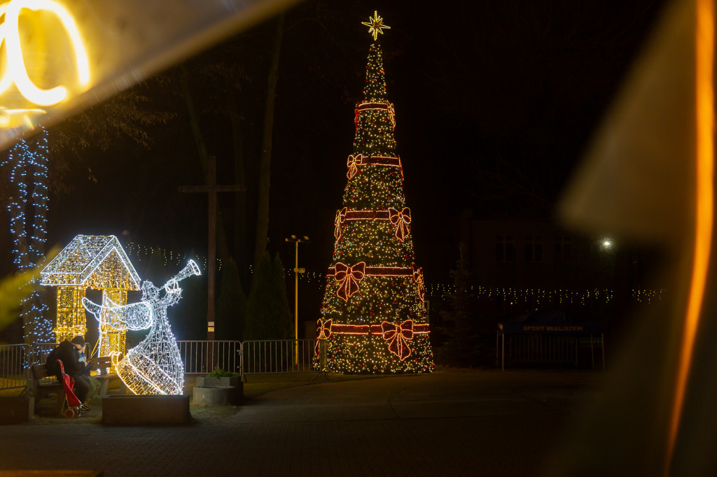 Świąteczna iluminacja w Wieliszewie (2024)