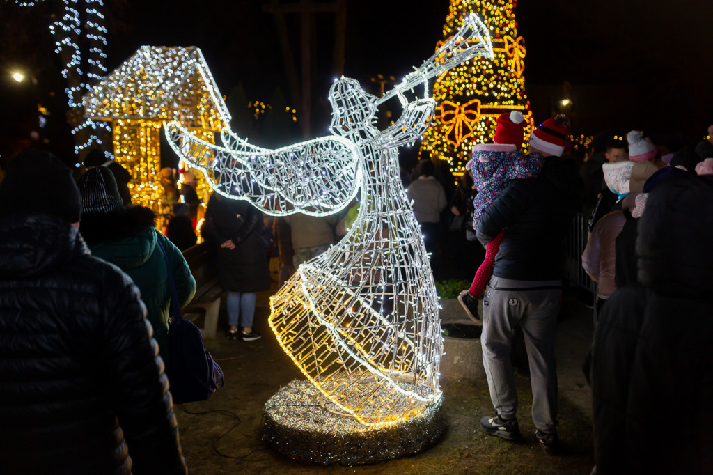 Świąteczna iluminacja w Wieliszewie (2024)