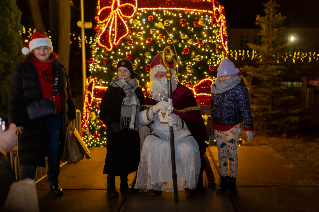 Świąteczna iluminacja w Wieliszewie (2024)