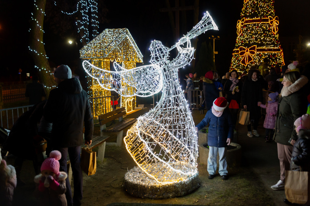 Świąteczna iluminacja w Wieliszewie (2024)