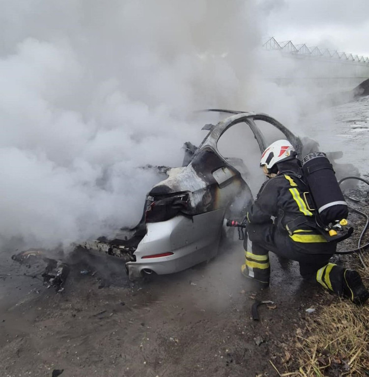 W Rajszewie spłonęło osobowe BMW