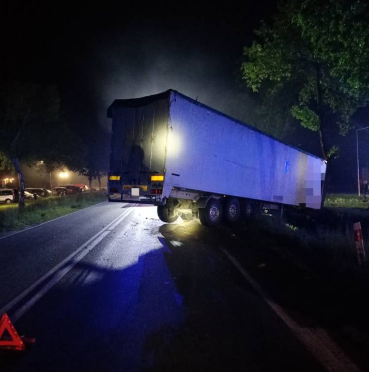 Gmina Serock: Na DK62 toyota wjechała pod tira