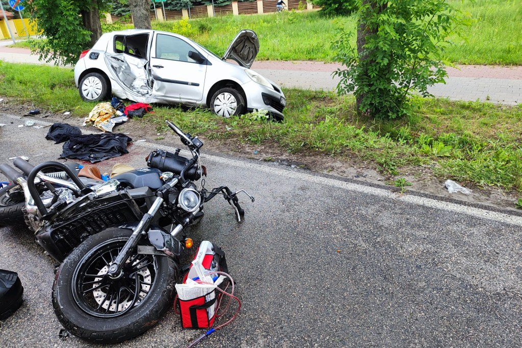 Zderzenie motocykla z osobówką w Górze