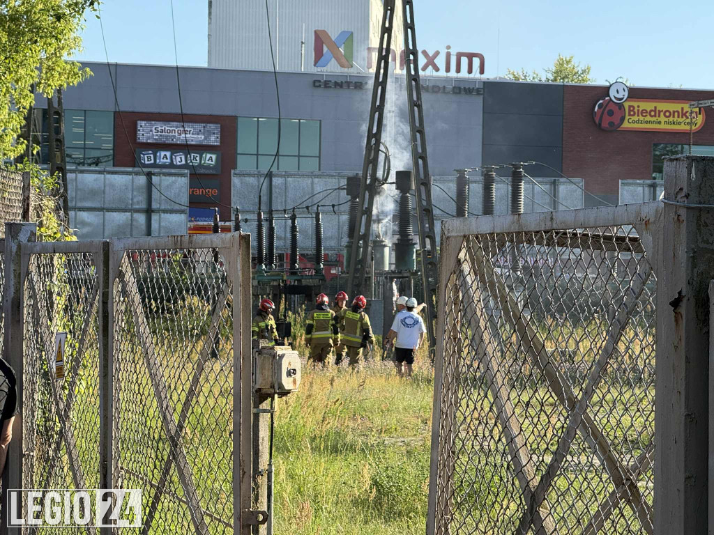Wybuch i pożar na stacji trafo przy CH Maxim